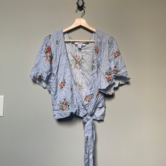 Forever 21 Plus size (3X) floral wrap top - Picture 2 of 4